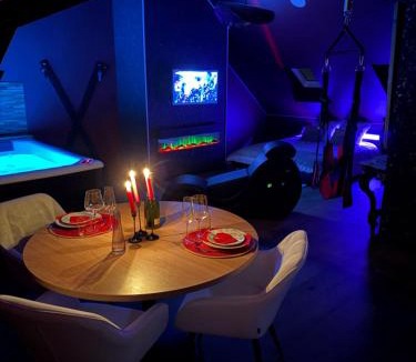 Montaubert - Rille - Saint-Sulpice Apartment | Interdite Suite Love avec Spa Privatif