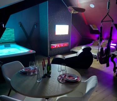 Montaubert - Rille - Saint-Sulpice Apartment | Interdite Suite Love avec Spa Privatif