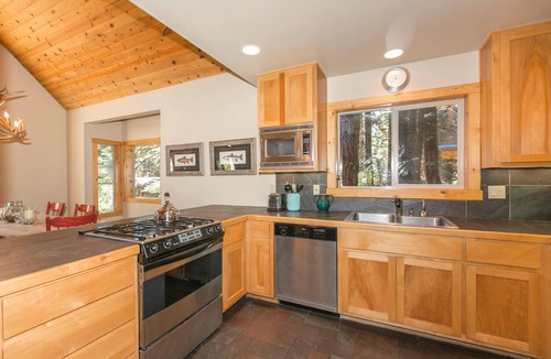 Homewood House | Interlaken Lodge By Tahoe Getaways - Dog Friendly West Shore, Walk to Lake!
