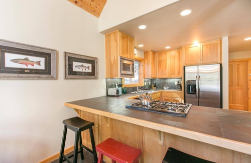 Homewood House | Interlaken Lodge By Tahoe Getaways - Dog Friendly West Shore, Walk to Lake!