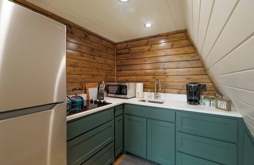 Pecan Acres Cabin | Intimate A Frame*Hot Tub*Near Hiking & Stockyards