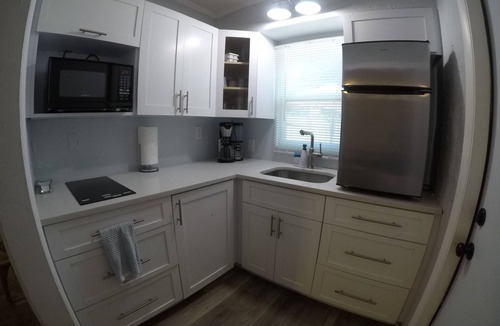 Parker Ridge Cottage | Intimate Cottage Close to Downtown and Beaches