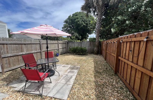 Parker Ridge Cottage | Intimate Cottage Close to Downtown and Beaches