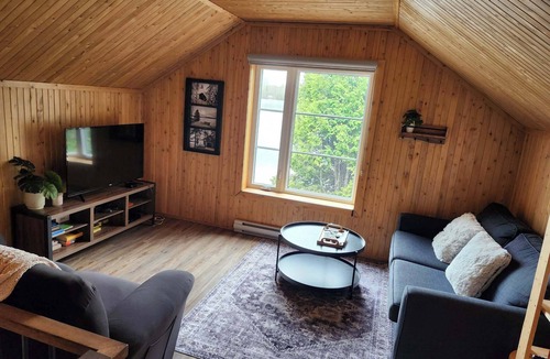 Saint-Marcellin Ski Chalet | Intimate, enchanting lakeside haven with spa. Pets allowed