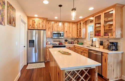 Carlton House | Intimate Wine Experience with a "home" feel