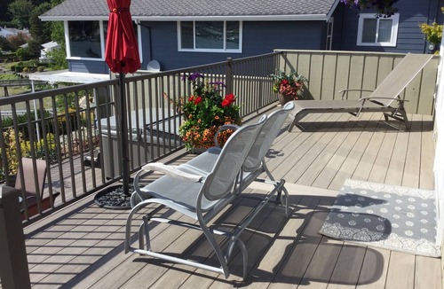 Gig Harbor House | Intimately Charming on Gig Harbor's Historical Waters