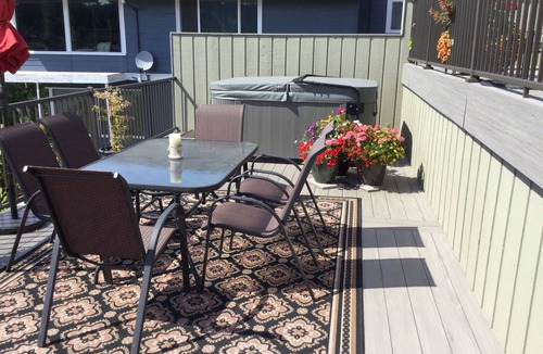 Gig Harbor House | Intimately Charming on Gig Harbor's Historical Waters