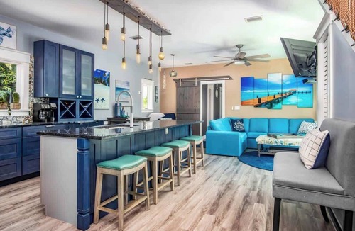 Bay Point House | Into the Blues