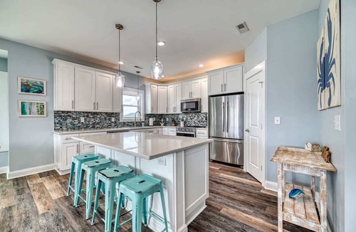 Surf City House | Into The Mystic