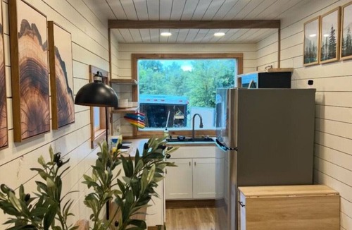 Athens Apartment | “Into The Wild” Glamp-Container