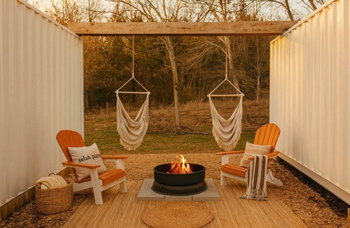 Athens Apartment | “Into The Wild” Glamp-Container