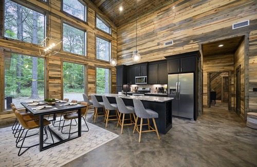 Pickens Cabin | Into The Woods Cabin /Modern Family Cabin/Arcade, Hot Tub, Playset