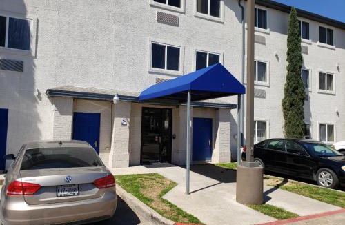 McNeil Hotel | InTown Suites Extended Stay Austin TX - Research Blvd