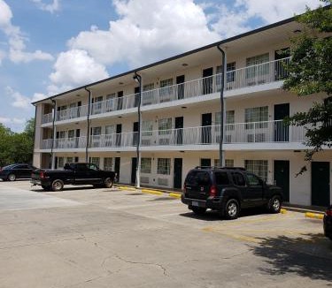Hattiesburg Hotel | InTown Suites Extended Stay Hattiesburg