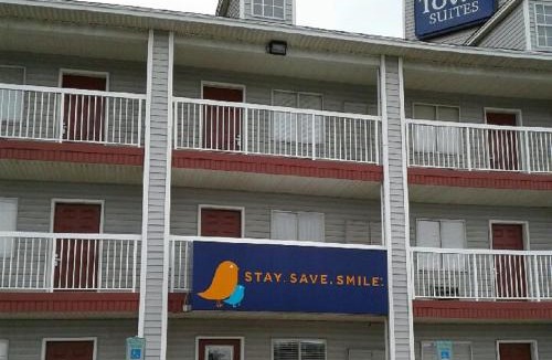 Crown Meadows Hotel | InTown Suites Extended Stay San Antonio TX - Seaworld