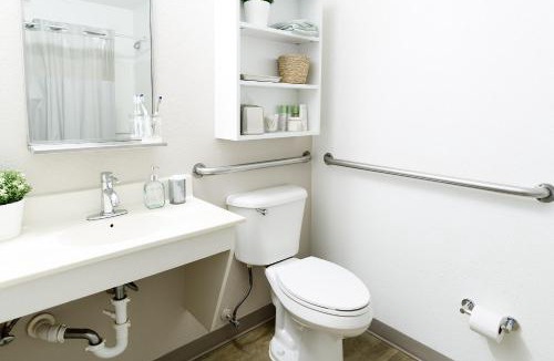 St. Charles Hotel | InTown Suites Extended Stay St. Louis MO - St. Charles