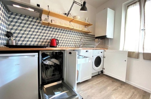 Avignon City Centre Apartment | INTRA-MUROS ★ PRIVATE PARKING ★ SELF CHECK-IN ★ 50" SMART TV