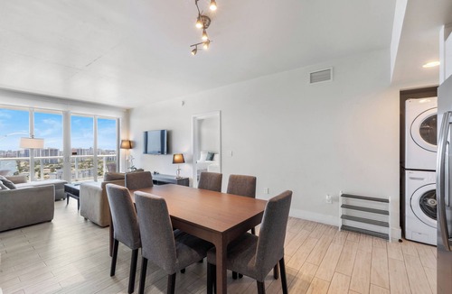 Hallandale Beach Apartment | ★ Intracoastal Dream Stay/Stylish 2BR with Spectacular Sky Views