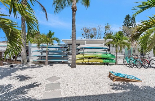 Bay Esplanade Apartment | Intracoastal Waterside Studio 2 Blocks to Beach