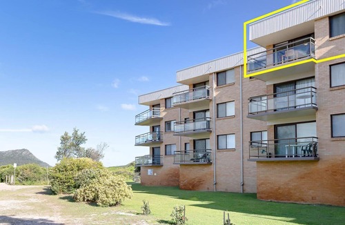 Nelson Bay Apartment | Intrepid, 12/3 Intrepid Close - right on the beachfront