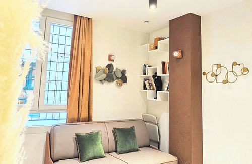 Quartier des Invalides Apartment | Invalides Tour Eiffel | Charming flat Paris Centre