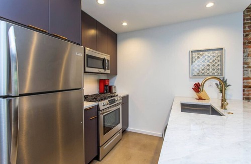 Washington Square West Villa | Inventors` Loft - Luxury, Upscale, Quiet 2BD!