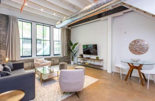 Washington Square West House | Inventors Loft Luxury Upscale Quiet Two Bedroom