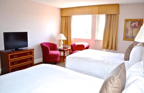 Baddeck Resort | Inverary Resort