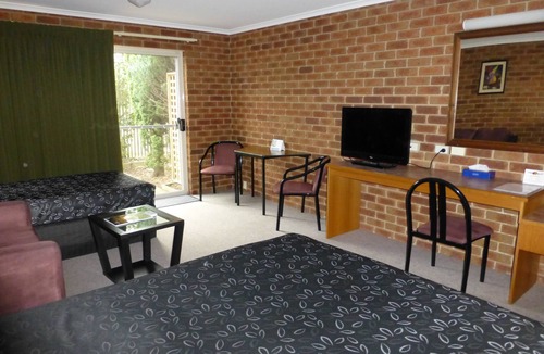 Inverloch Hotel | Inverloch Central Motor Inn