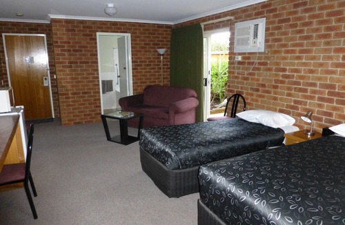 Inverloch Hotel | Inverloch Central Motor Inn