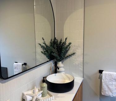 Inverloch House | Inverloch Palm Waters 5