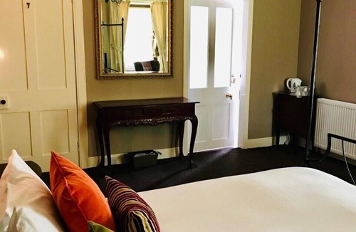 Invershin Hotel | Invershin Hotel Bunkhouse & Bar