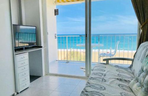 Platja d'Aro Apartment | Investingspain Studio beach paradise front sea views on the beach