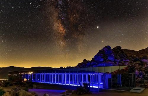 Monument Manor House | Invisible House Desert Icon w Indoor Pool