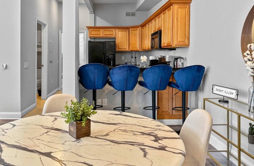 Old City Apartment | Inviting 1BD | 5 Beds | Steps to Independence Hall