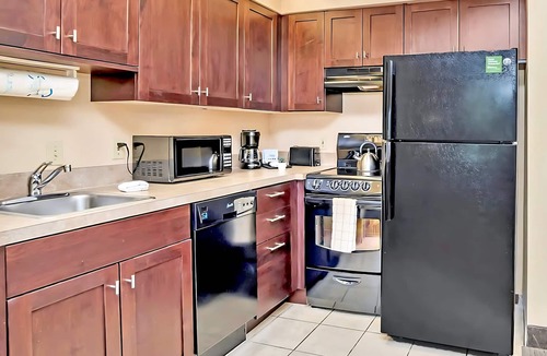 Florida Central Atlantic Coast Apartment | Inviting 1BR Apartment, 8 mins to Universal Studios