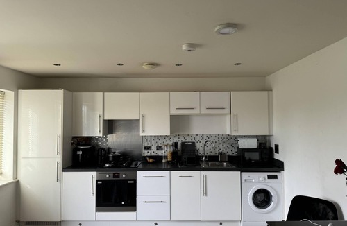 Bushey Apartment | Inviting 2-Bed Apartment in Bushey