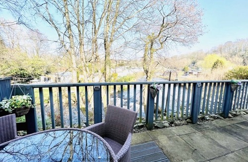 Bont Newydd Ski Chalet | Inviting 2-Bed Chalet in Caernarfon