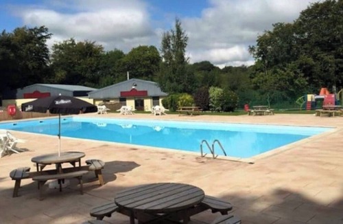 Bont Newydd Ski Chalet | Inviting 2-Bed Chalet in Caernarfon