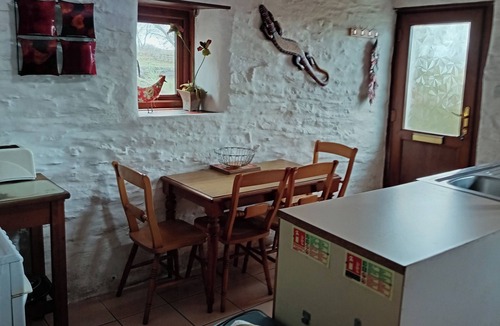 Cenarth Cottage | Inviting 2-Bed Cottage in Newcastle Emlyn