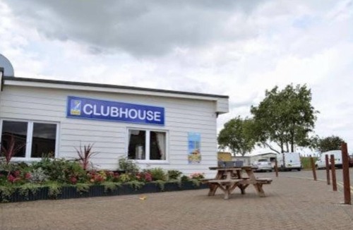 Seasalter Villa | Inviting 2-bed Holiday Home Located in Whitstable