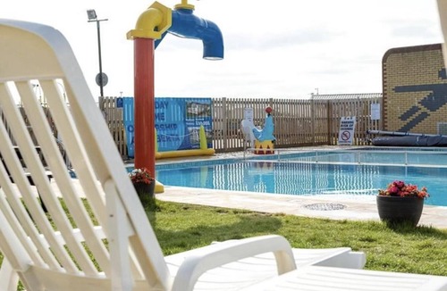 Seasalter Villa | Inviting 2-bed Holiday Home Located in Whitstable