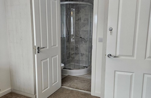 Wistaston House | Inviting 2-Bed House in Crewe