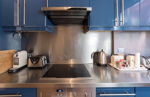 Frognal and Fitzjohns Apartment | Inviting 2BD Victorian Flat, Near Hampstead