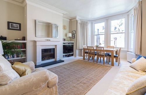 Frognal and Fitzjohns Apartment | Inviting 2BD Victorian Flat, Near Hampstead