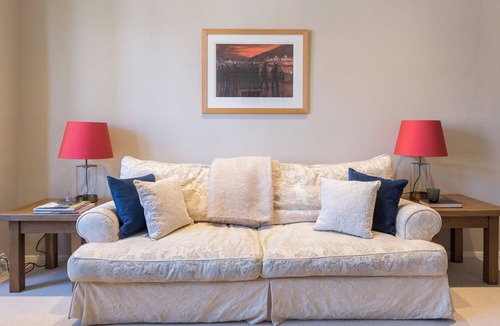 Frognal and Fitzjohns Apartment | Inviting 2BD Victorian Flat, Near Hampstead