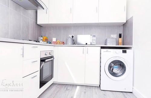 Bromley Common and Keston Apartment | Inviting 3-Bed Apartment in Bromley