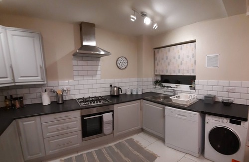 Trentham House | Inviting 3-Bed House in Trentham