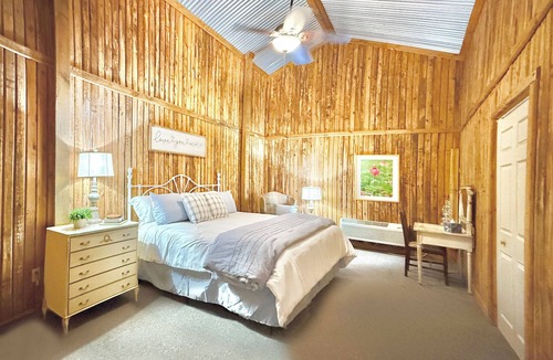 Montgomery House | Inviting 3-bedroom Guest House in Historic Downtown Montgomery