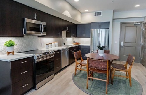 Burlingame Condo | Inviting 3BR Bayswater Condo for a Peaceful Stay